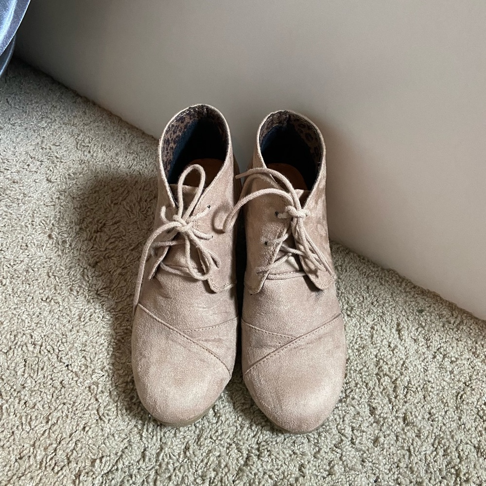 Wedge boots